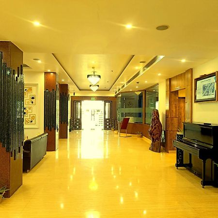 Days Hotel By Wyndham Neemrana Bagian luar foto