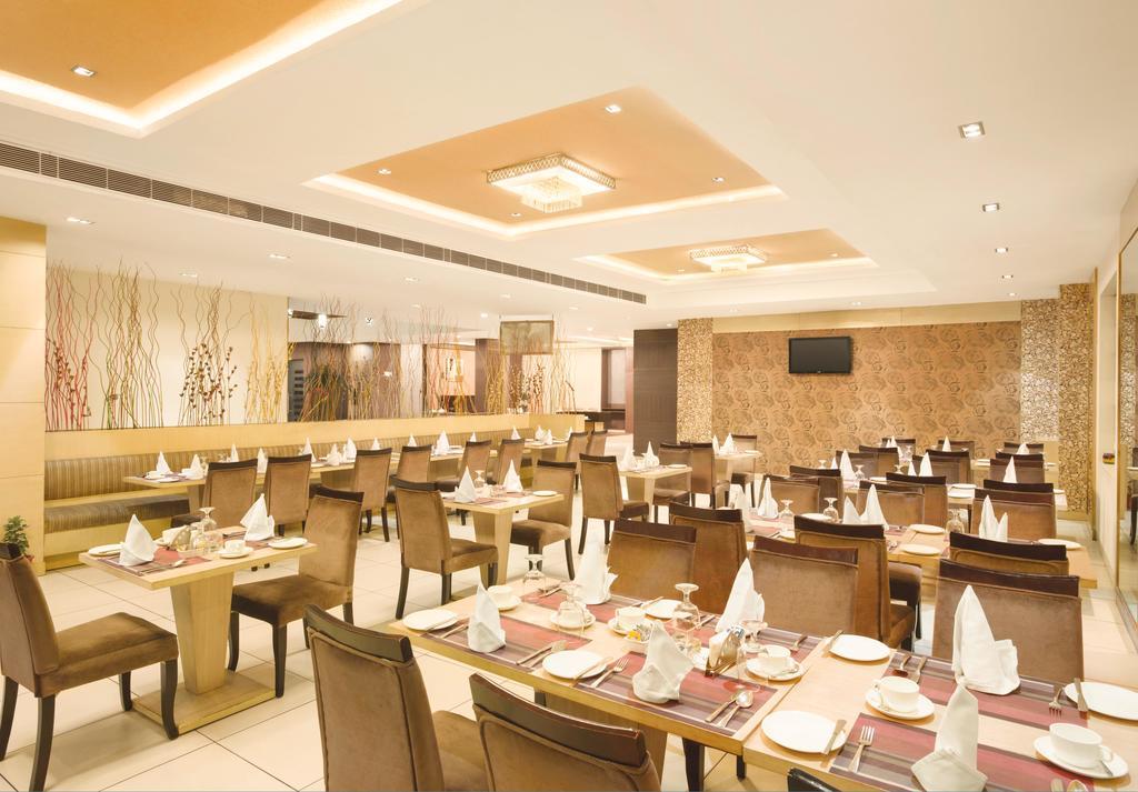 Days Hotel By Wyndham Neemrana Bagian luar foto