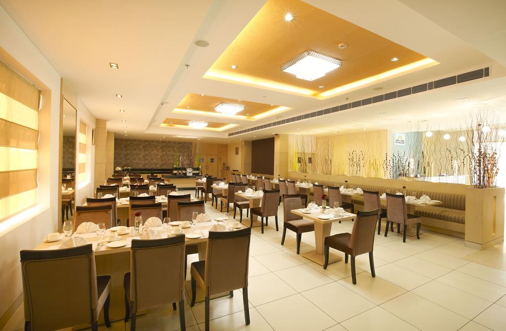 Days Hotel By Wyndham Neemrana Restoran foto