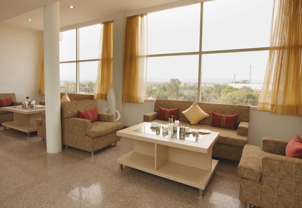 Days Hotel By Wyndham Neemrana Bagian luar foto