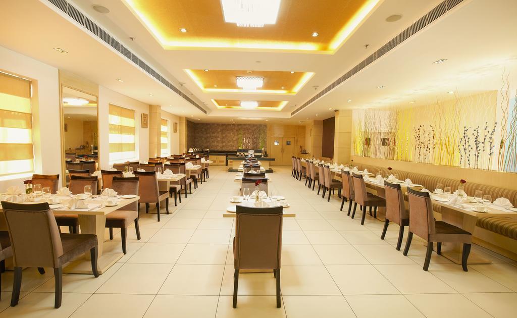 Days Hotel By Wyndham Neemrana Bagian luar foto