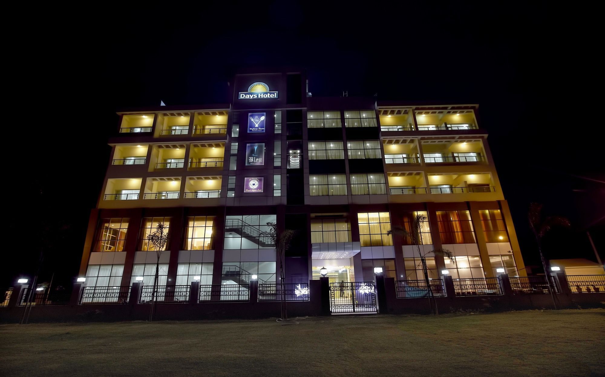 Days Hotel By Wyndham Neemrana Bagian luar foto