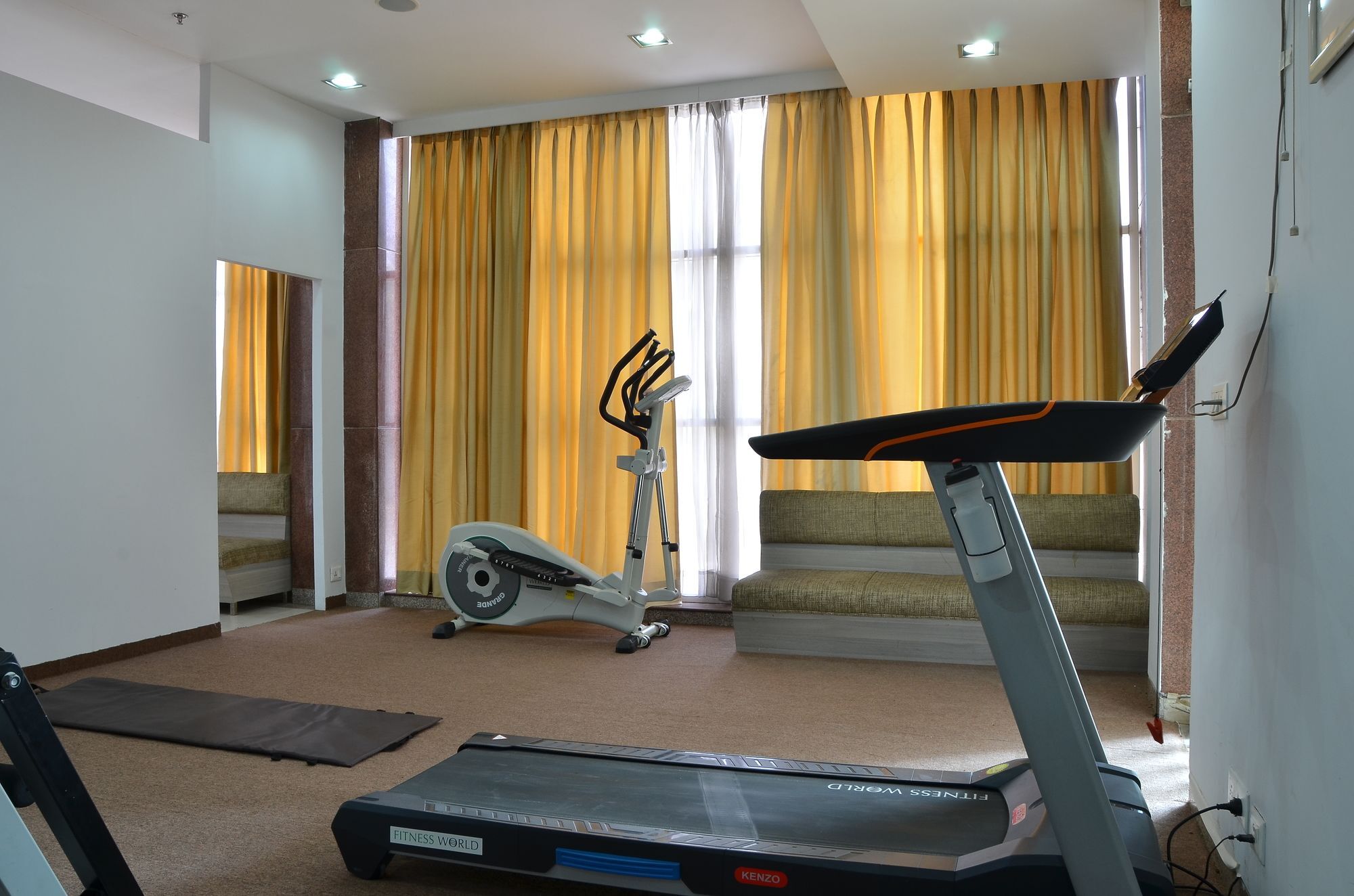 Days Hotel By Wyndham Neemrana Bagian luar foto