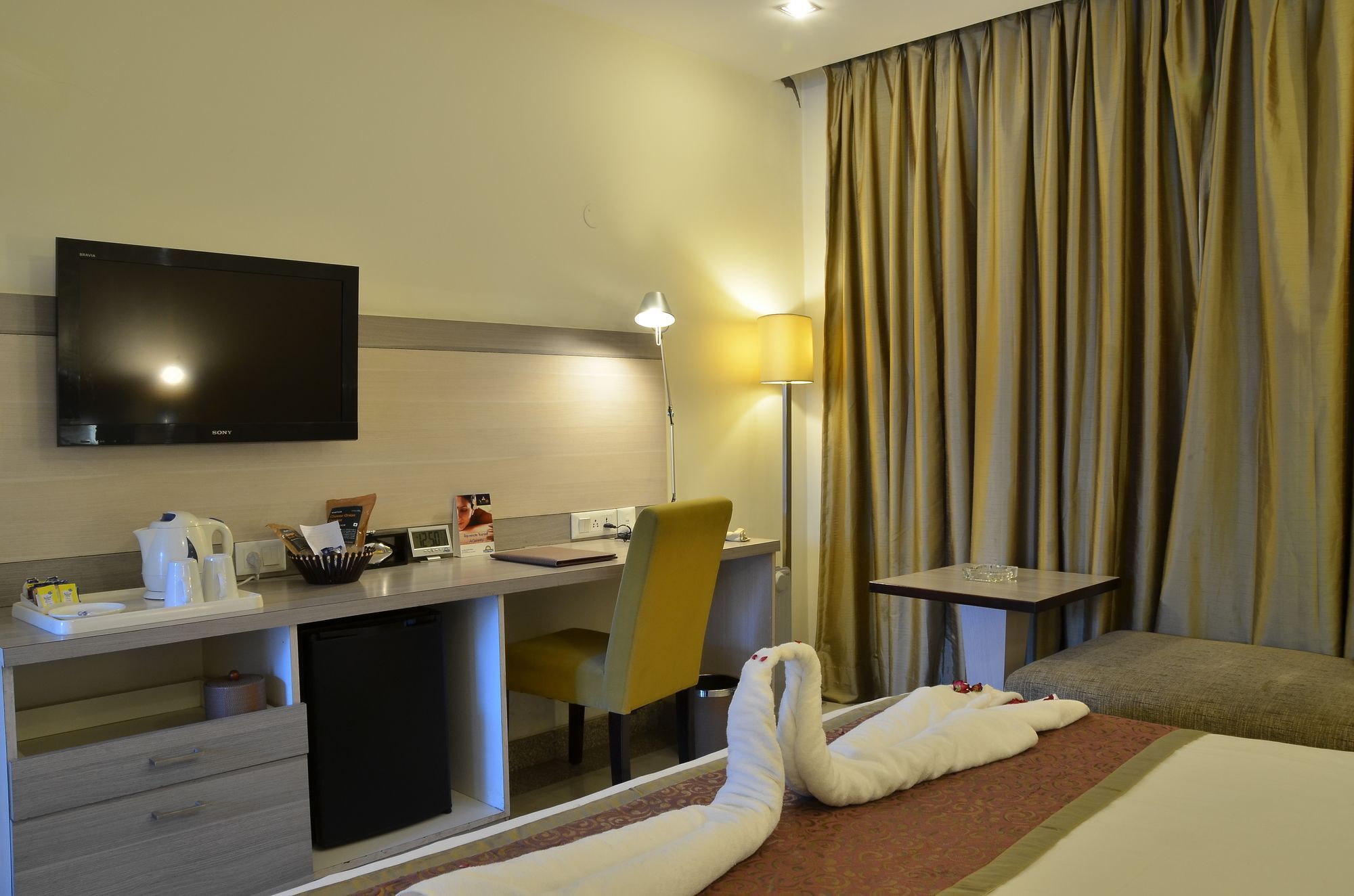 Days Hotel By Wyndham Neemrana Bagian luar foto