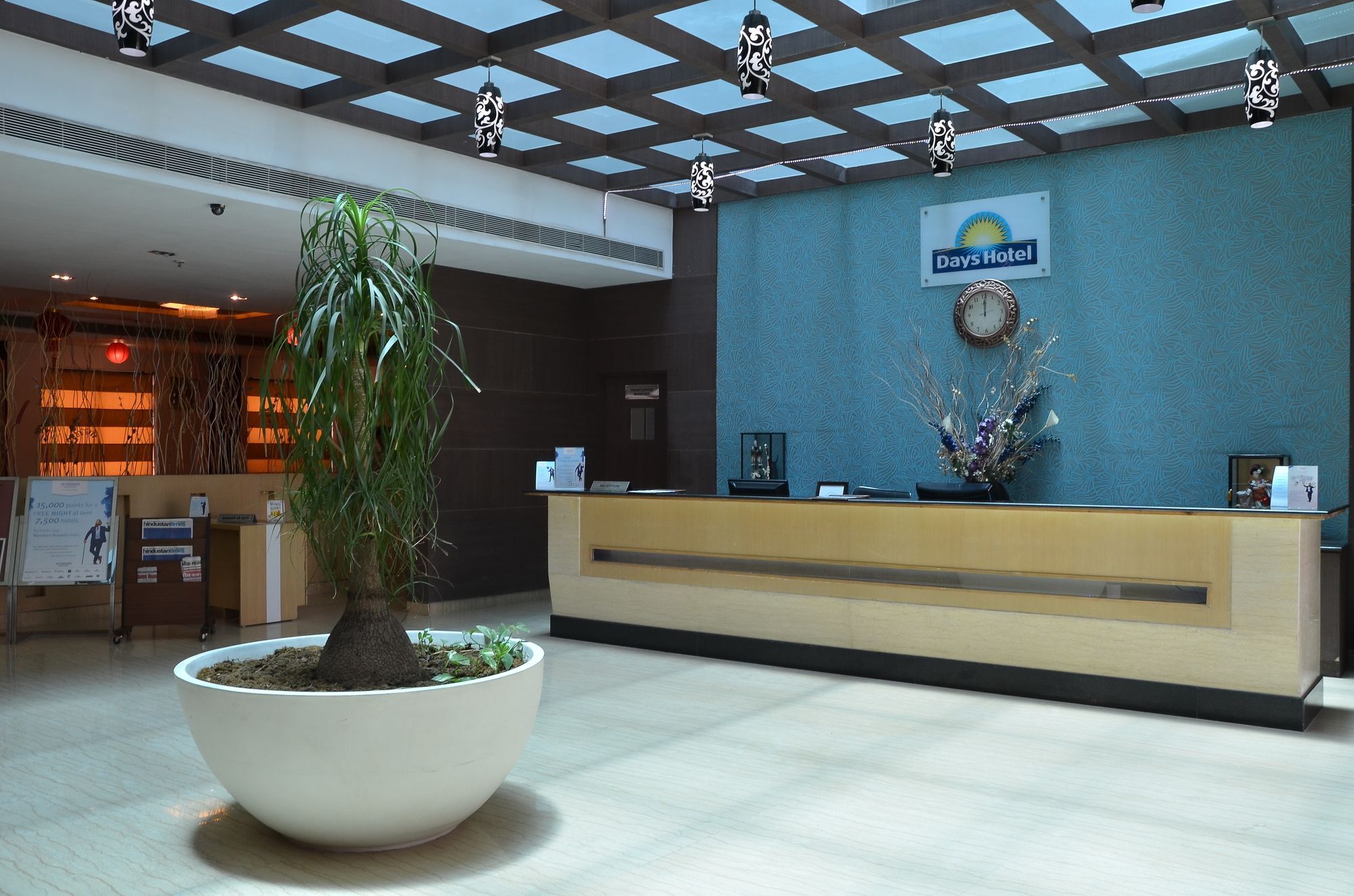 Days Hotel By Wyndham Neemrana Bagian luar foto